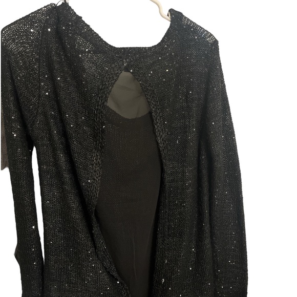 LE CHATEAU DRESSY SWEATER 🔥🔥🔥🔥 - Picture 3 of 8